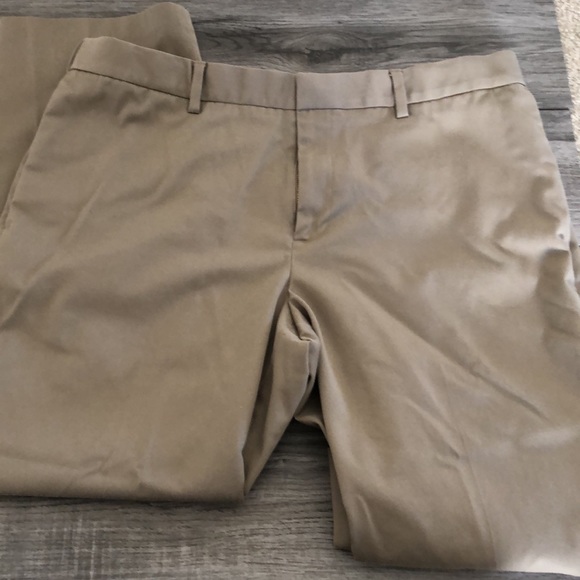 Perry Ellis Men’s Khaki Dress pants size 36x30 - Picture 4 of 4